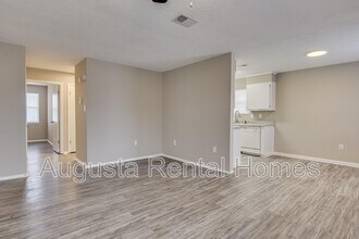 2573 1/2 Tobacco Rd in Hephzibah, GA - Building Photo - Building Photo