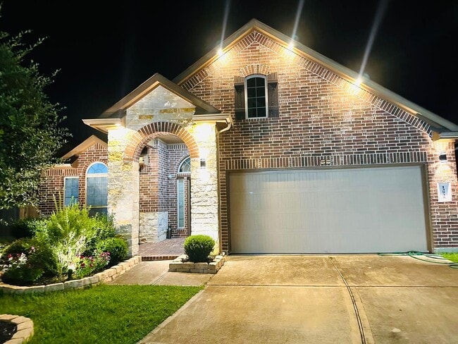 property at 13935 Manobrook Ct