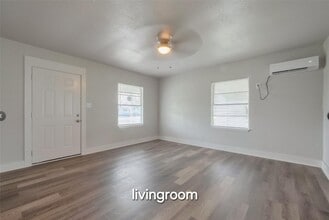 1311 Fred St in El Campo, TX - Building Photo - Building Photo