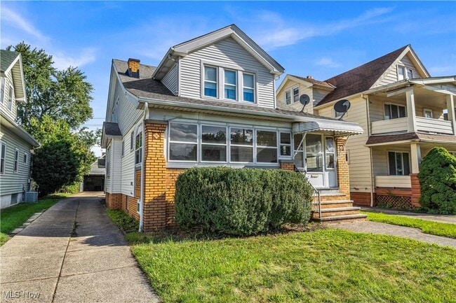 10007 Parkview Ave in Garfield Heights, OH - Building Photo - Building Photo