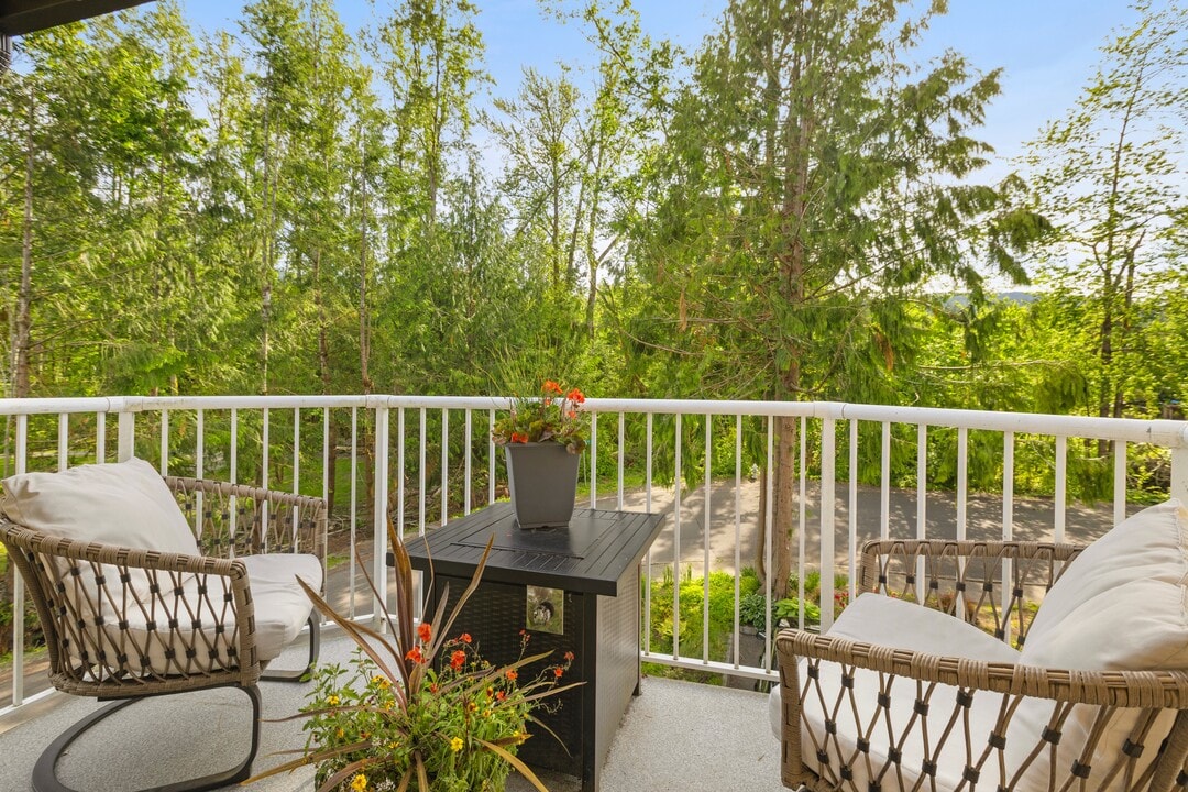 280 NW Holly St, Unit 4 in Issaquah, WA - Building Photo