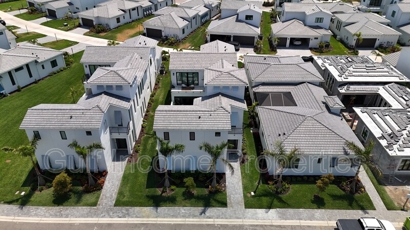 6007 Cat Claw Ln in Bradenton, FL - Building Photo