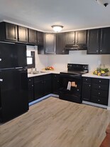 152 Rainbow Dr in Belton, MO - Building Photo