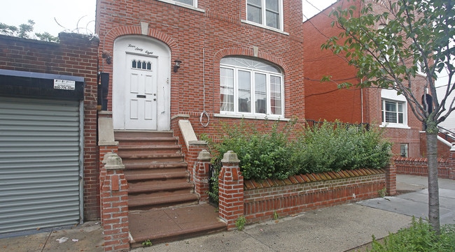 468 Milford St in Brooklyn, NY - Building Photo - Building Photo