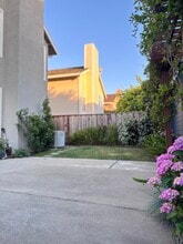1201 Sassone Ct in Milpitas, CA - Foto de edificio - Building Photo