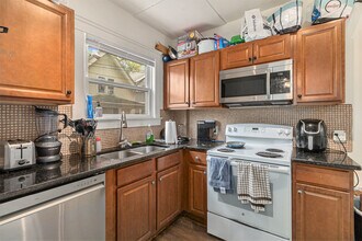 811 Sybil St in Ann Arbor, MI - Building Photo - Building Photo