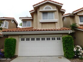 4887 Santo Dr in Oak Park, CA - Building Photo