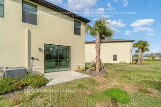 2011 E Landings Wy in Port Charlotte, FL - Building Photo - Building Photo