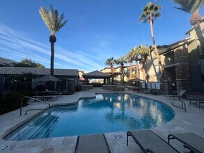 2025 E Campbell Ave, Unit 338 in Phoenix, AZ - Building Photo - Building Photo