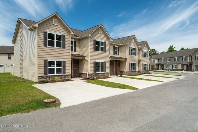 317 Glenellen Loop Rd in Midway Park, NC - Building Photo - Building Photo