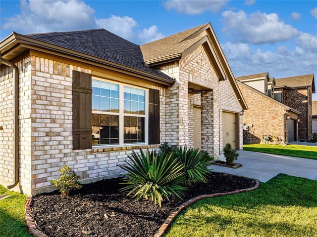 3301 Redbud Flower Trl in Venus, TX - Building Photo - Building Photo