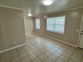 702 S Edgewood Dr in Dothan, AL - Foto de edificio - Building Photo