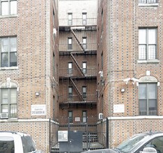 2410 Davidson Ave in Bronx, NY - Foto de edificio - Building Photo