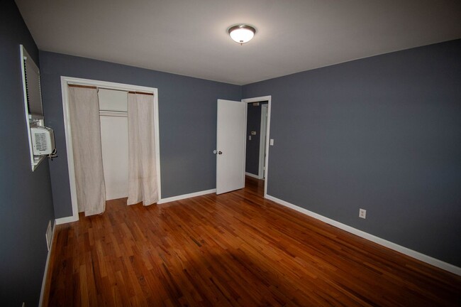 property at 812 Niles Rd