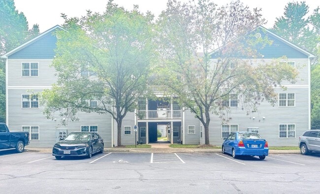 1911 Wolftech Ln, Unit 204 C in Raleigh, NC - Foto de edificio - Building Photo