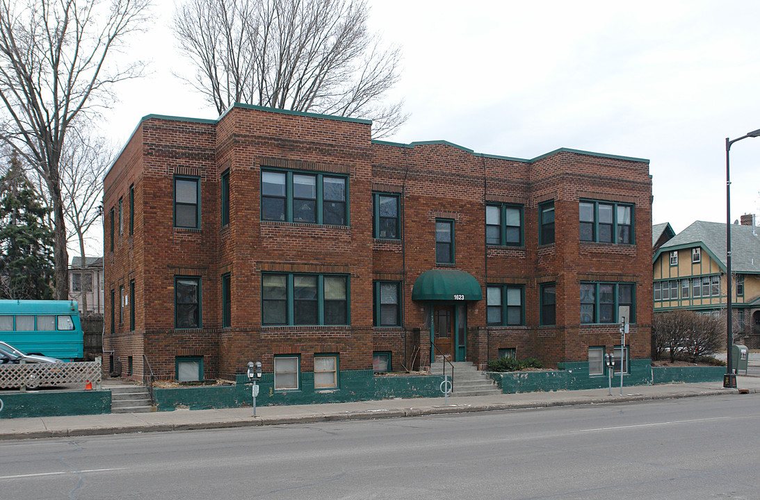 1623 W Lake St in Minneapolis, MN - Building Photo