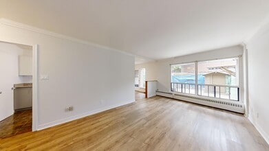 10 Bergamot Ave in Toronto, ON - Building Photo - Building Photo