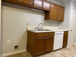 27 Millsap Dr in Jackson, TN - Building Photo - Building Photo