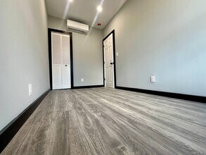 81-05 Northern Blvd in Queens, NY - Building Photo - Building Photo