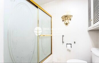 5301 Balboa Blvd in Los Angeles, CA - Building Photo - Building Photo