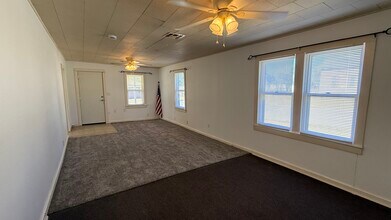 1229 N Center Ave in Shawnee, OK - Building Photo - Building Photo