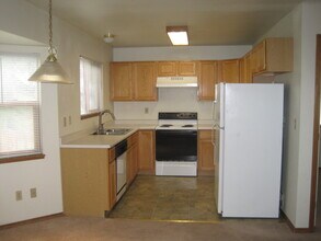 3230 Lally Rook Ct in Colorado Springs, CO - Foto de edificio - Building Photo