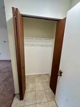 2201 Hedgerow Road, Unit C in Columbus, OH - Foto de edificio - Building Photo