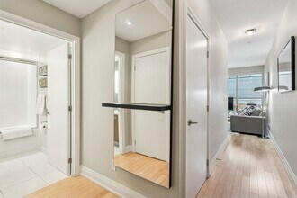 80 John St in Toronto, ON - Building Photo - Building Photo