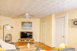 85 Beach Rd in Winthrop, MA - Foto de edificio - Building Photo