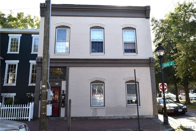 property at 519 W Clay St