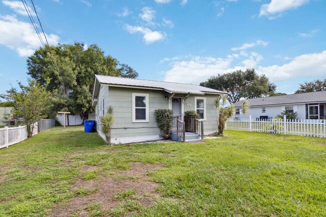 property at 712 4th St