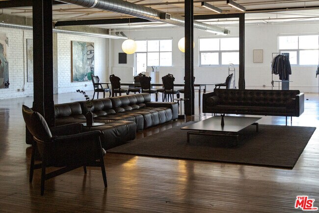 500 Molino St in Los Angeles, CA - Building Photo - Building Photo