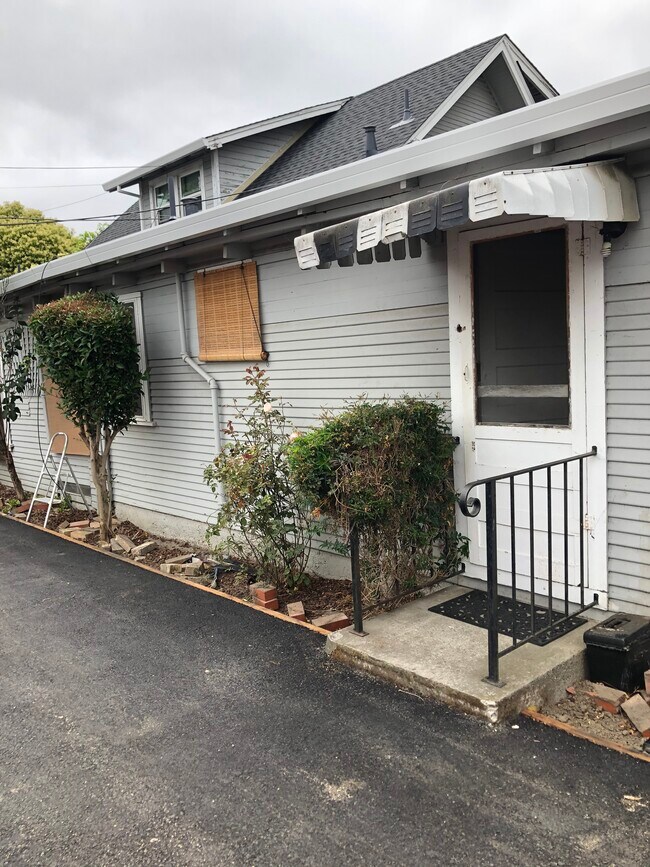 824 Blossom Way Apartments and Nearby Hayward Apartments For Rent