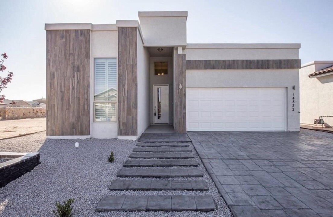 14832 Boer Trail in El Paso, TX - Building Photo