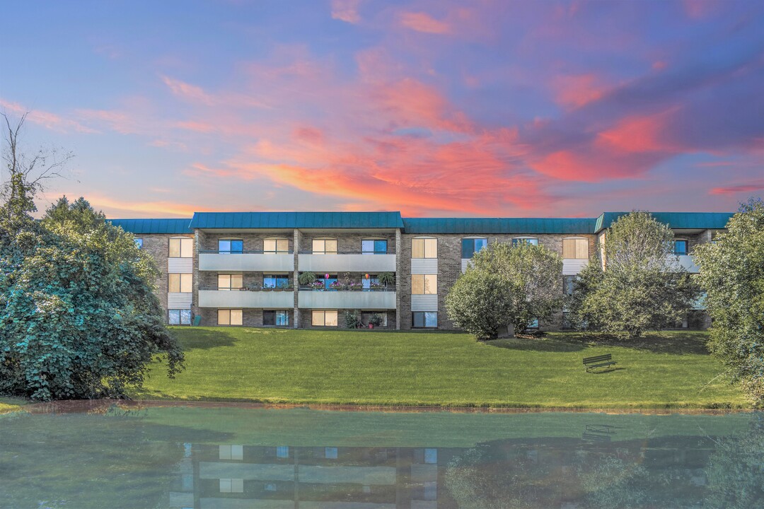 Hidden Valley Club in Ann Arbor, MI - Building Photo