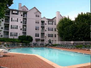 Avalon Glen in Stamford, CT - Building Photo - Building Photo