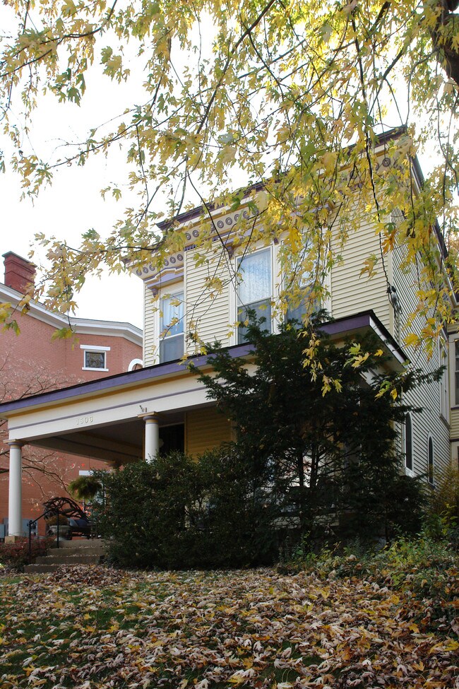 1506 Highland Ave in Louisville, KY - Foto de edificio - Building Photo