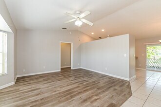 4658 Sierra Ln in Bonita Springs, FL - Building Photo - Building Photo