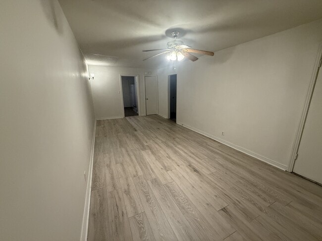 1002 N Royal Ave in Florence, AL - Building Photo - Building Photo