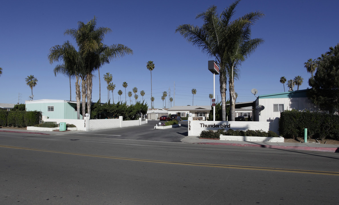 Thunderbird Mobile Home Park in Chula Vista, CA - Foto de edificio