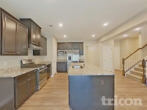 221 Waters Run Ln in Simpsonville, SC - Building Photo - Building Photo