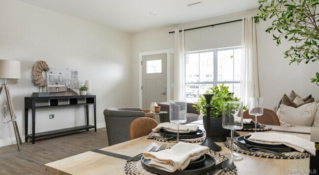 7 Hudson W Dr in Marlboro, NY - Building Photo - Building Photo