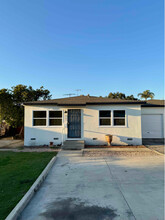 867 N Currier St in Pomona, CA - Foto de edificio - Building Photo