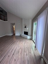 5255 Beaverbrook Dr in Houston, TX - Building Photo - Building Photo