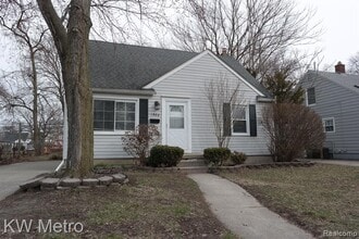 1586 W Saratoga St in Ferndale, MI - Building Photo - Building Photo