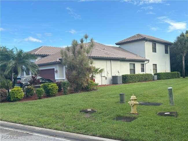12500 Fairmont Dr in Ft. Myers, FL - Building Photo - Building Photo