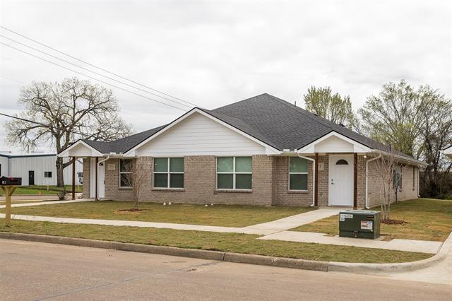 609 Casa Linda St in Ennis, TX - Building Photo - Building Photo