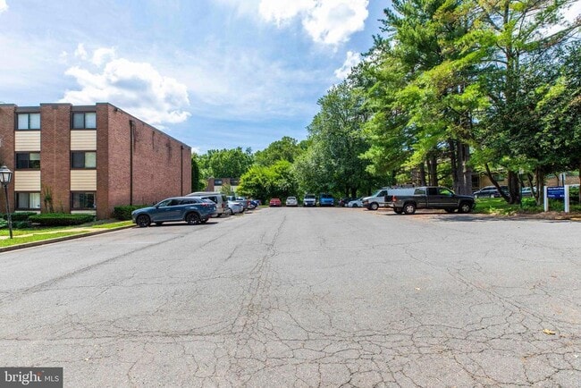 10725 West Dr in Fairfax, VA - Building Photo - Building Photo