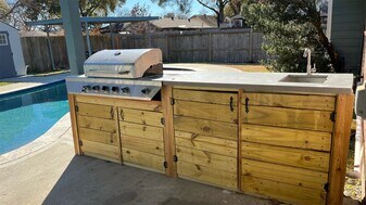 6335 Tall Willow Dr in Houston, TX - Building Photo