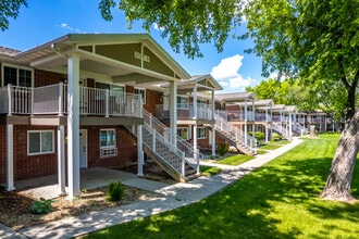 River Ridge Place in Coralville, IA - Building Photo - Building Photo